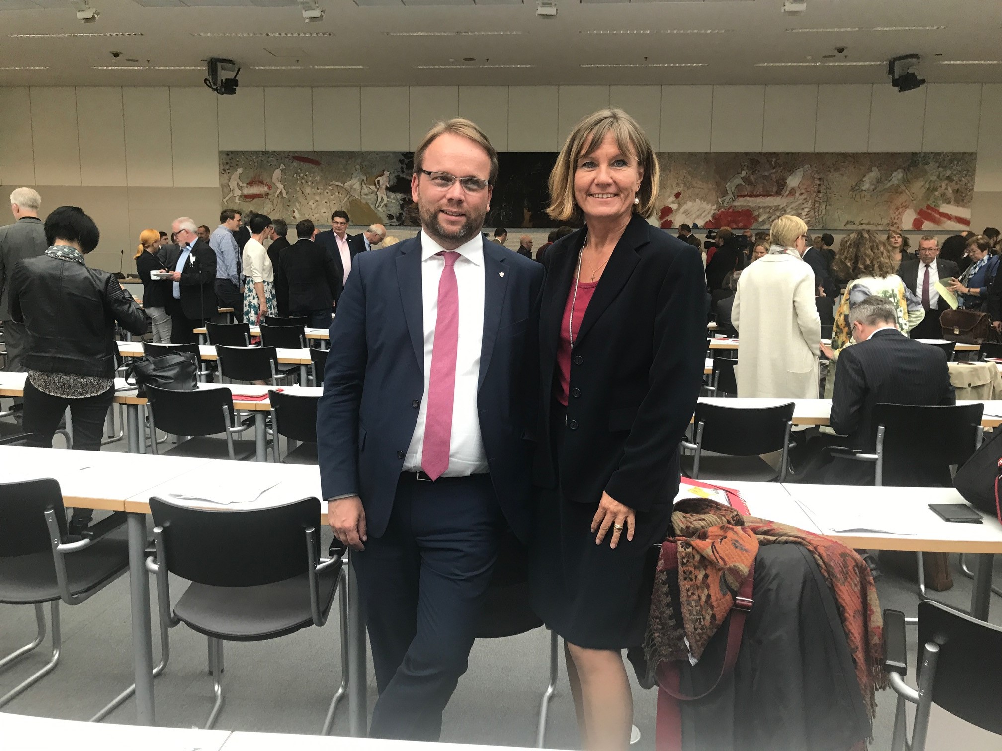 Timon Gremmels und Esther Dilcher bei der konstituierende Sitzung der SPD-Bundestagsfraktion fÃ¼r den 19. Deutschen Bundestag in Berlin