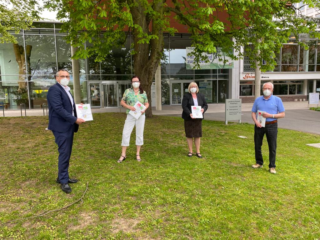 Rot-GrÃ¼ner Koalitionsvertrag unterzeichnet. v.l.n.r.: Andreas Siebert, Susanne Regier, Silke Engler, Reinhold Orth